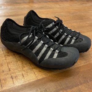 Tsubo V8 Men's Black Size 9 Rubber Neoprene